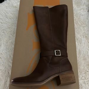 Brown boots